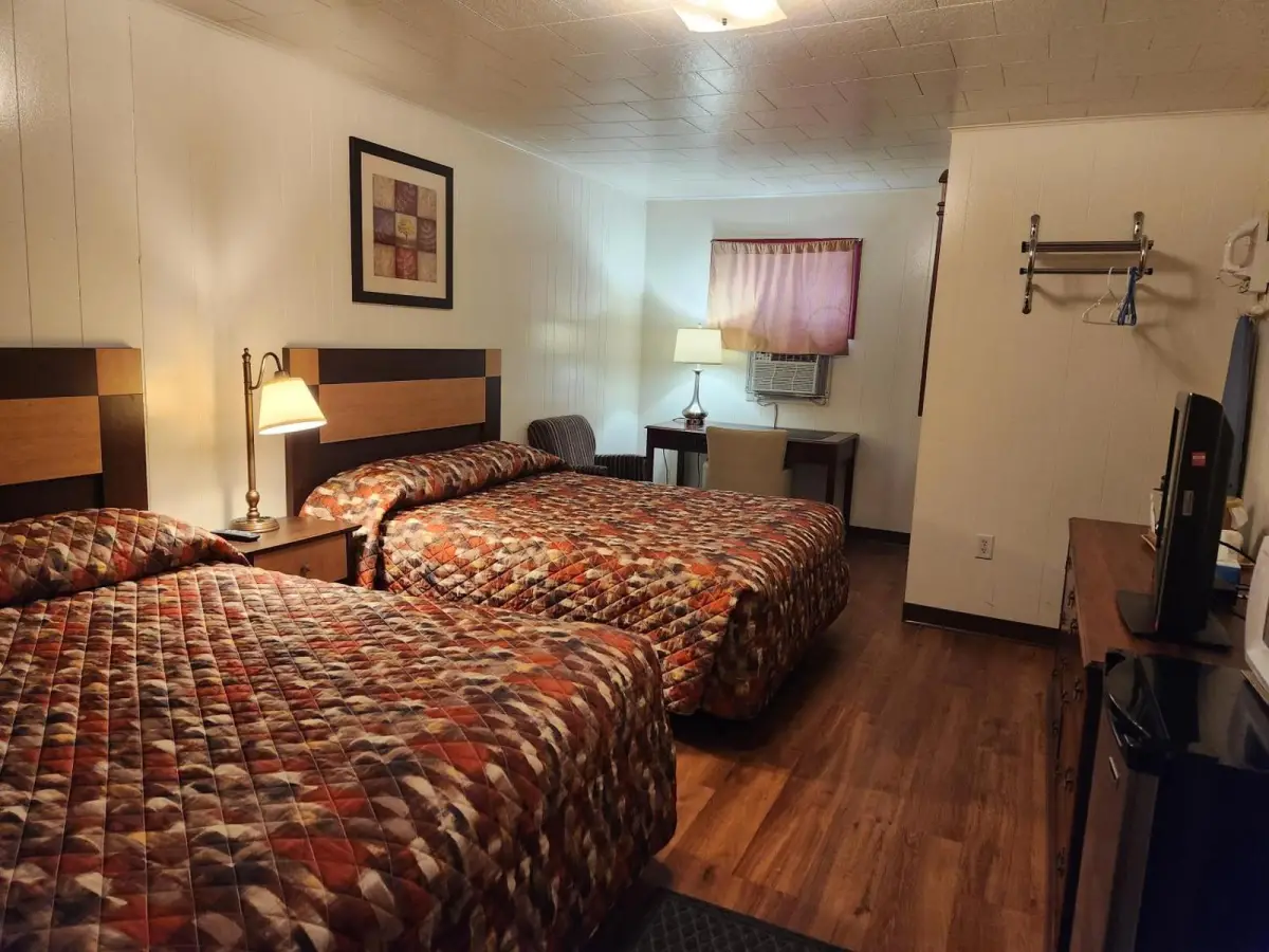 Cortland Motel 4